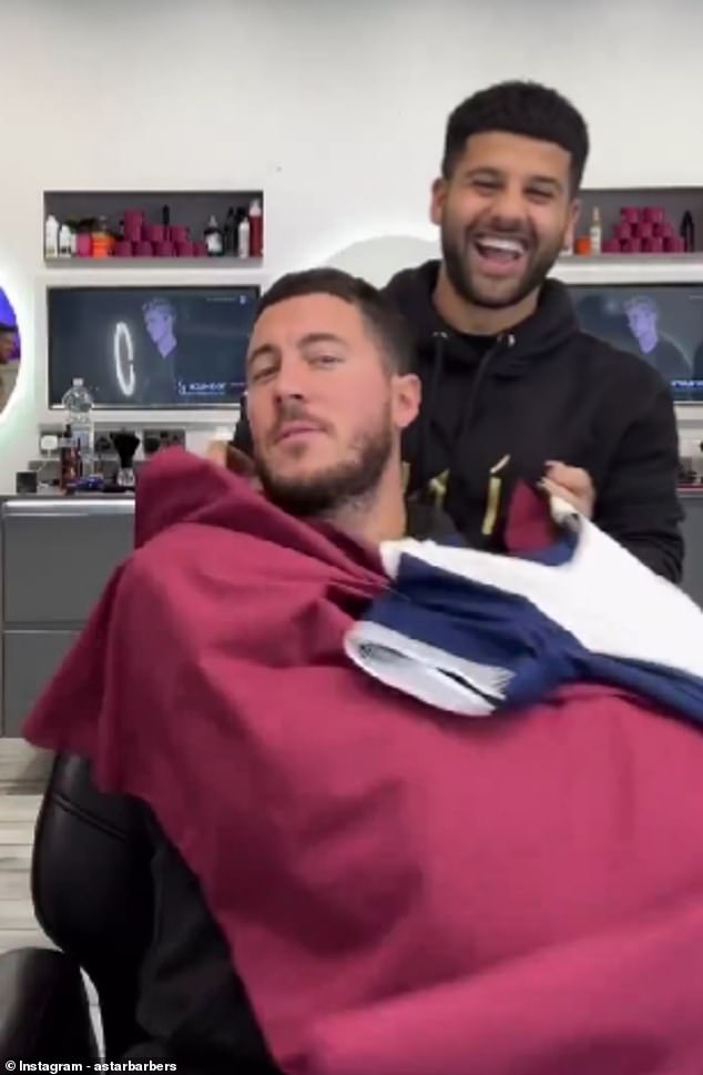 The Chelsea legend shrugged off the white strip as popular barber Alsanawi laughed